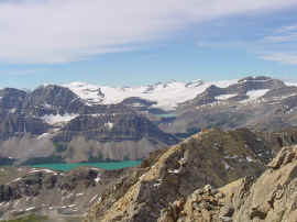 cirque bow lake.jpg (62601 bytes)