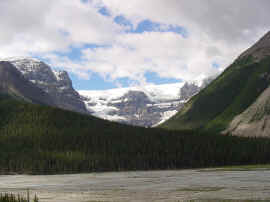 ice stutfield glacier.jpg (62042 bytes)