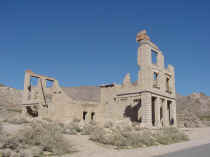 rhyolite ruin.JPG (61926 bytes)